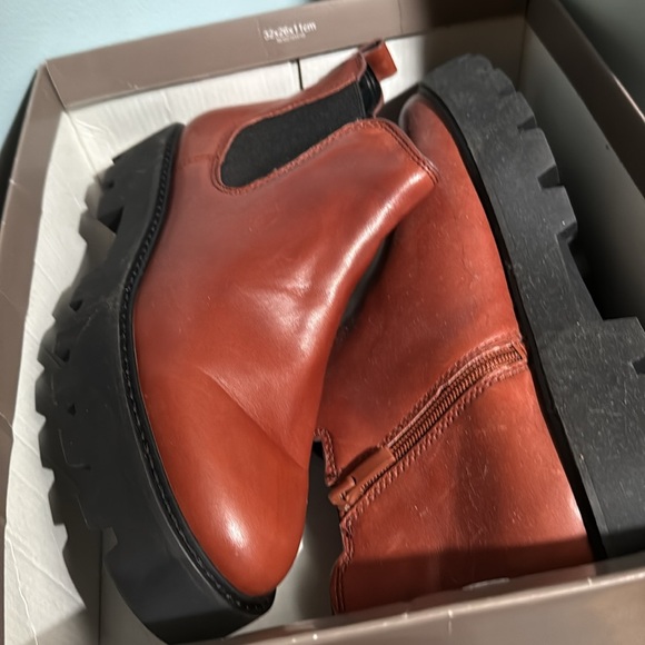 Franco Sarto “Balin” Lug Sole Booties in reddish brown leather size 9 - Picture 7 of 7